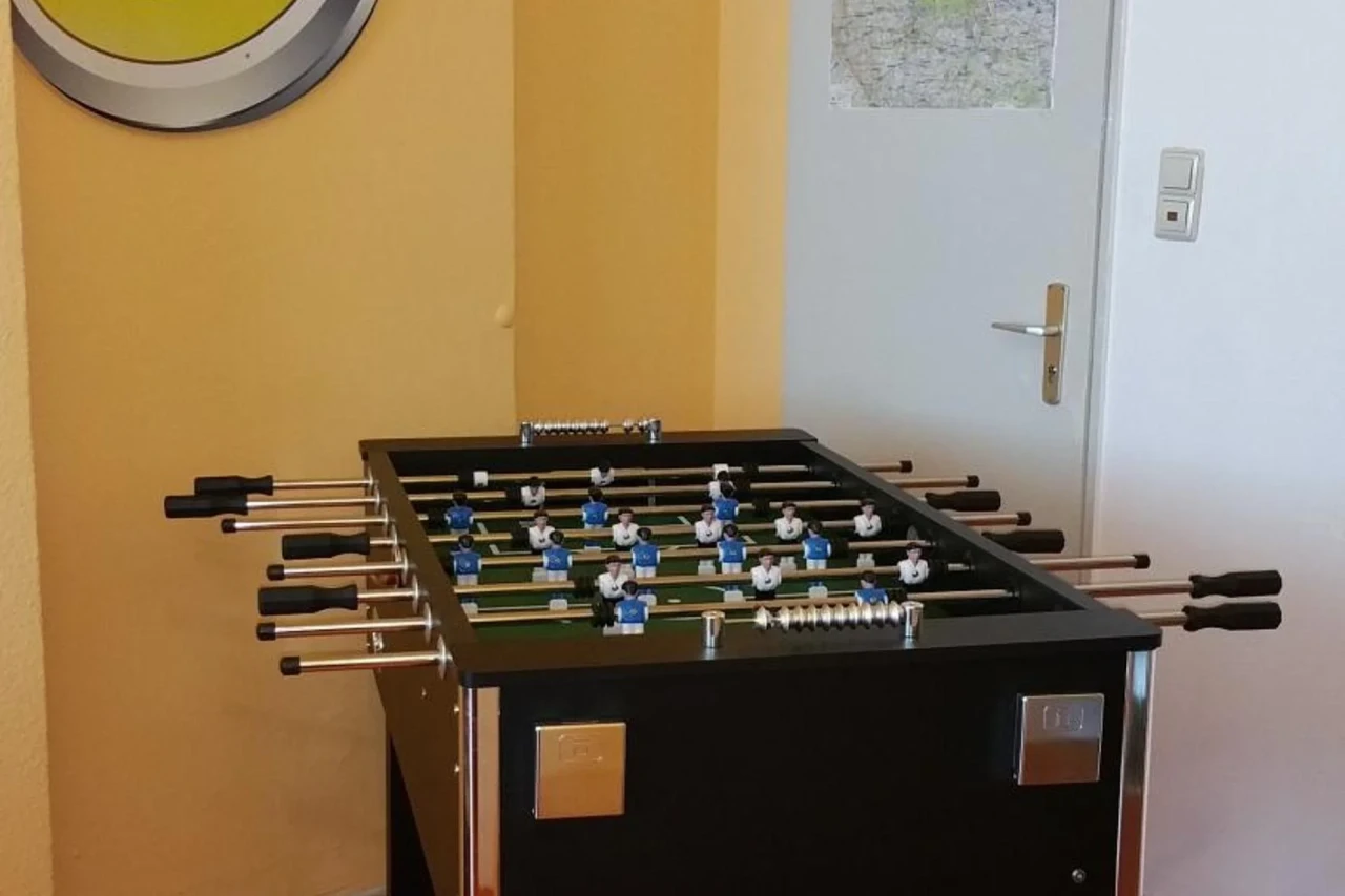 HappyGoLucky Hotel + Hostel